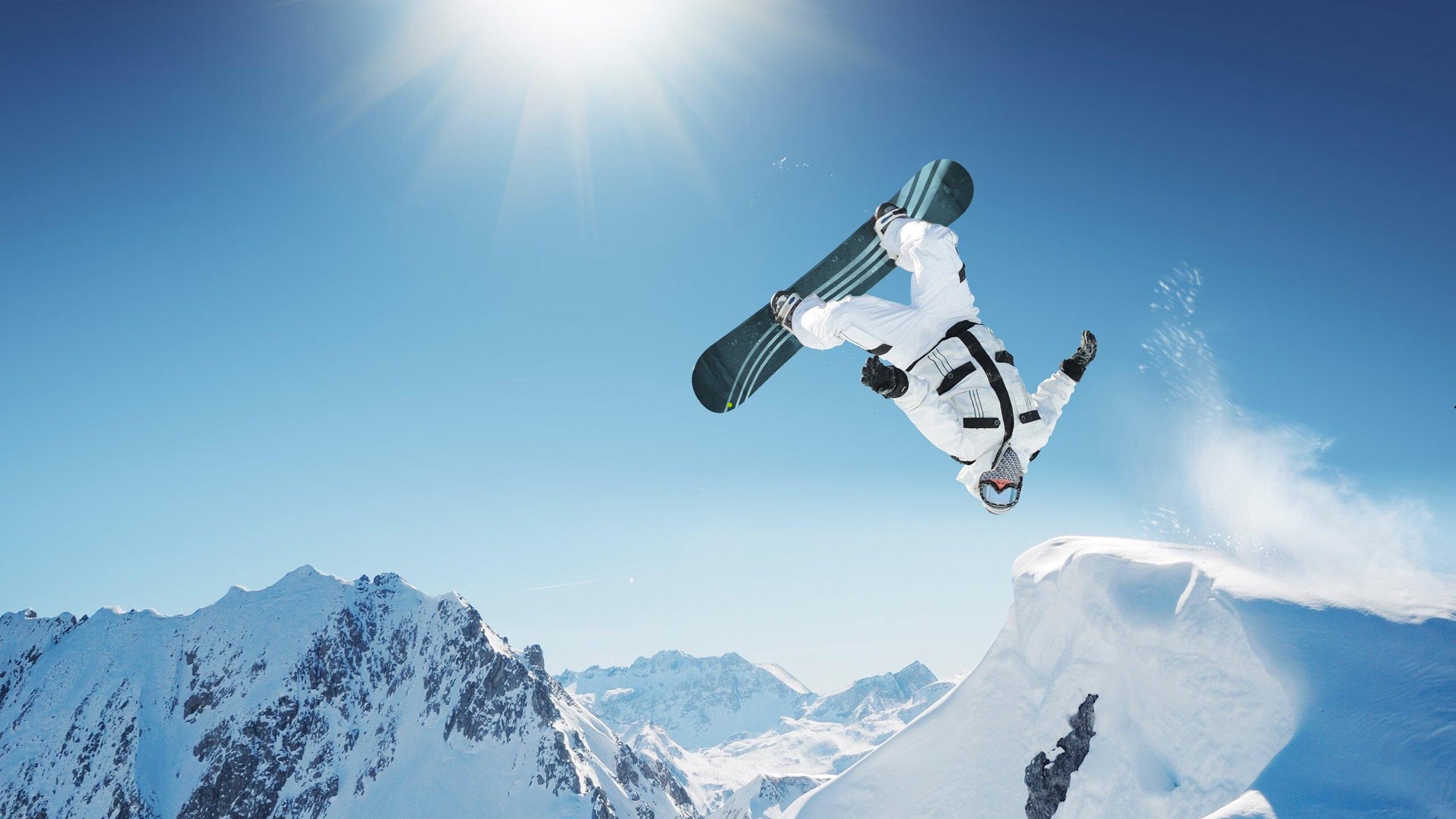 RNG惊魂逆转BLG取胜，Karsa泪洒赛场见证基地爆炸