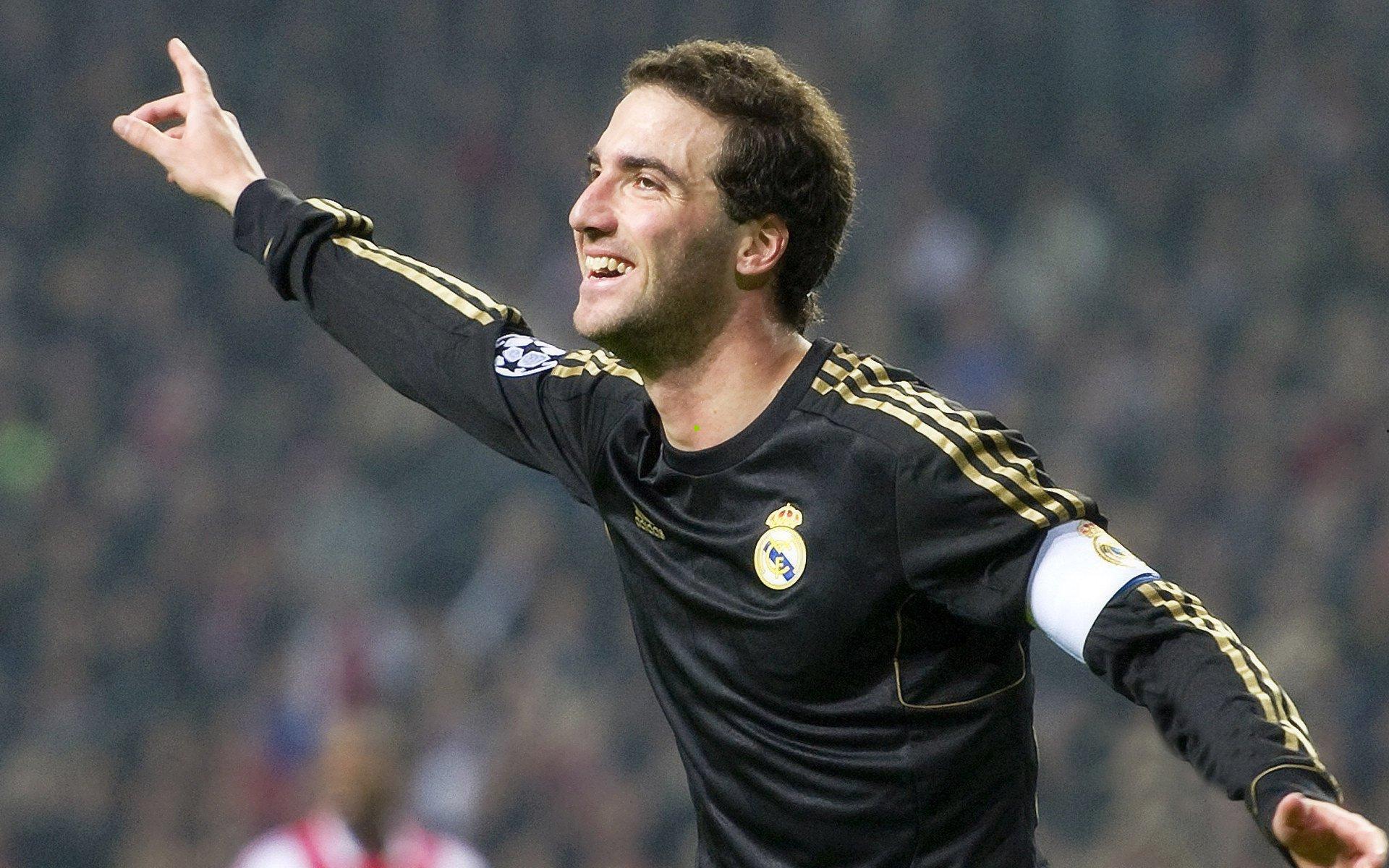 库拉索奇迹，终场哨响锁定世界杯席位，本地球迷广场狂欢创历史