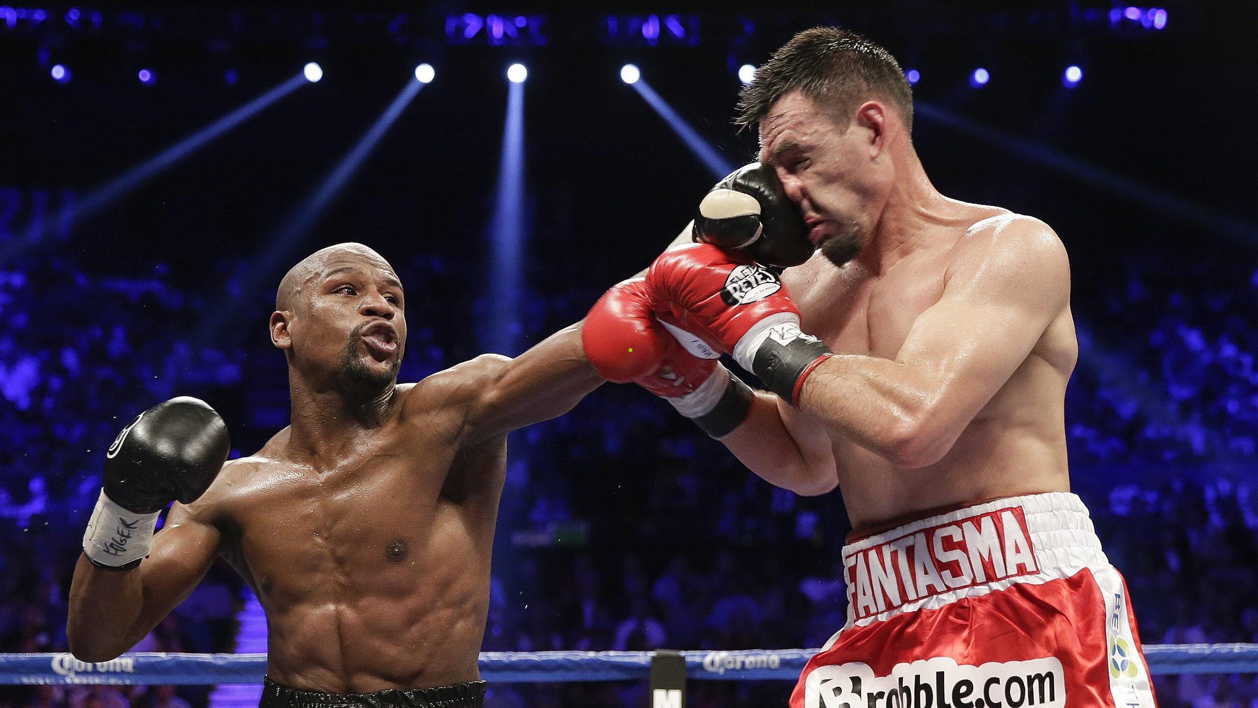 布朗强行突破三人围堵上篮偏出，开局八次出手仅一中状态堪忧